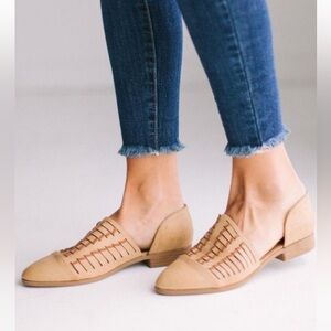 Tuxedo Camel Open Shank Leatherette Flats